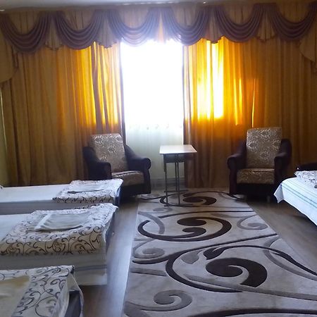 Hotel BB STUDENT Choest Buitenkant foto
